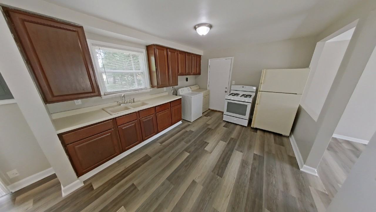 2009 Capitol Ave - Photo 3 of 8