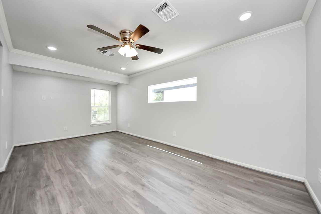 5003 Enyart St - Photo 2 of 44