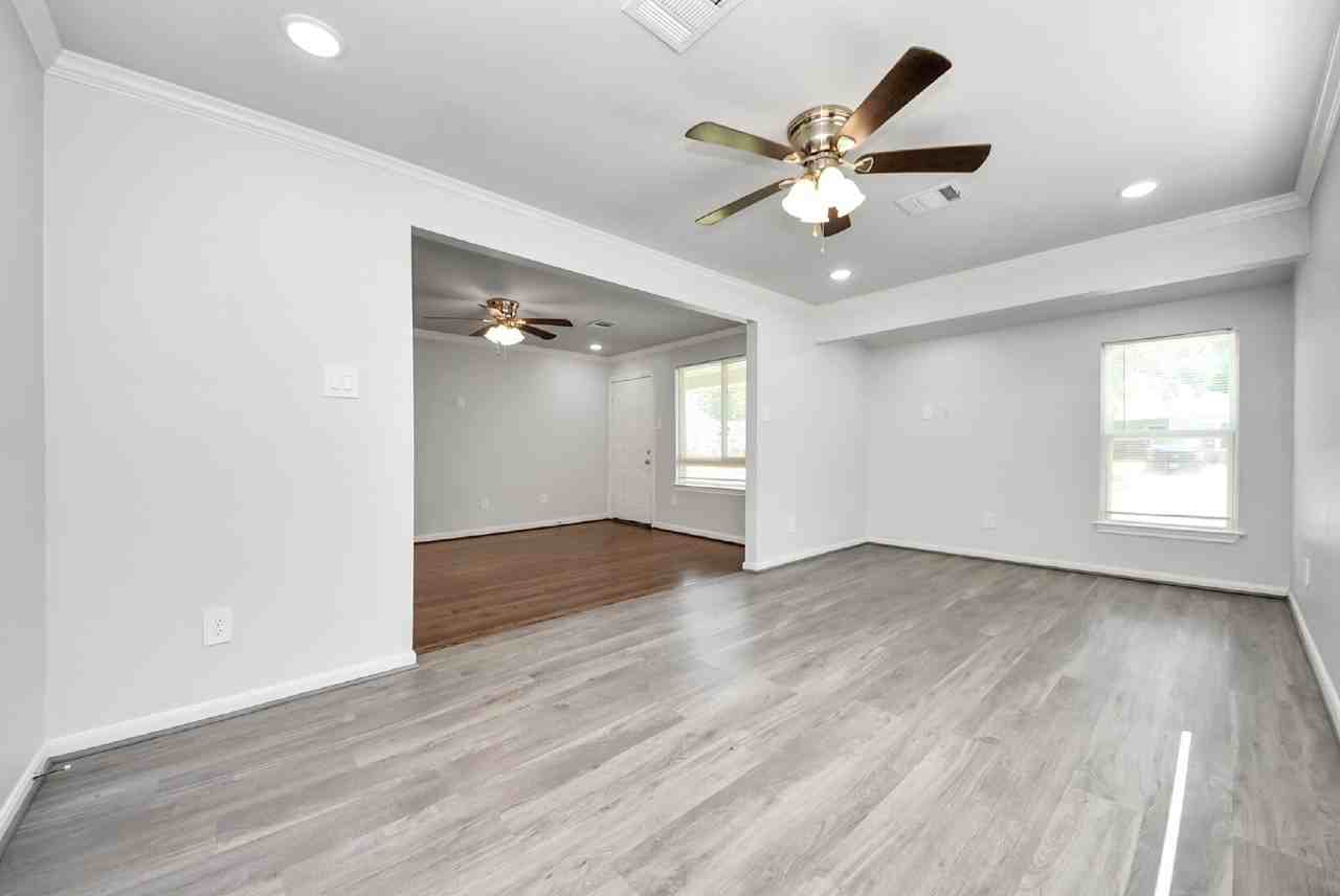 5003 Enyart St - Photo 3 of 44