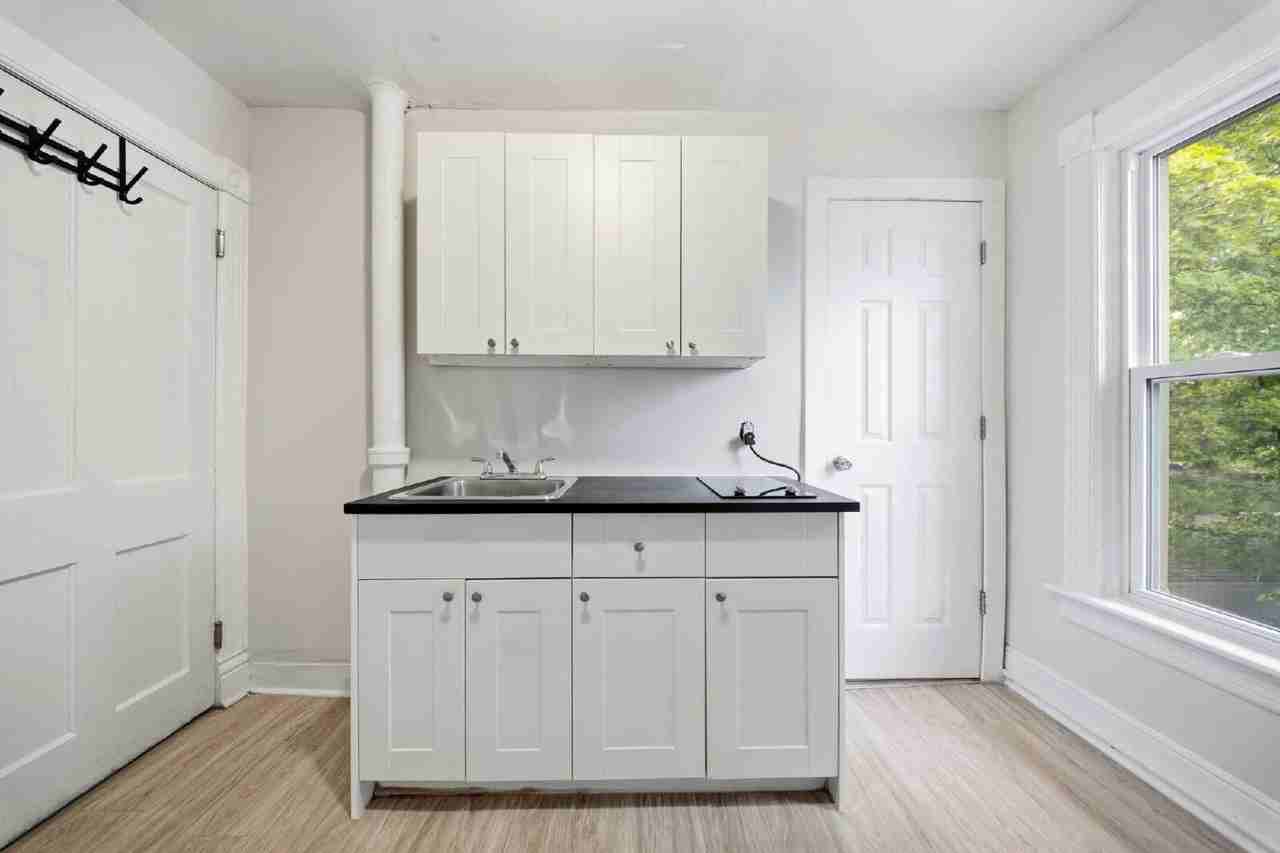 195 Albert St #3 - Photo 2 of 21