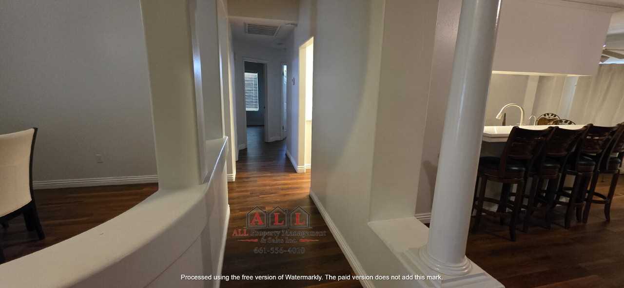 10500 Attleboro Ave - Photo 7 of 33
