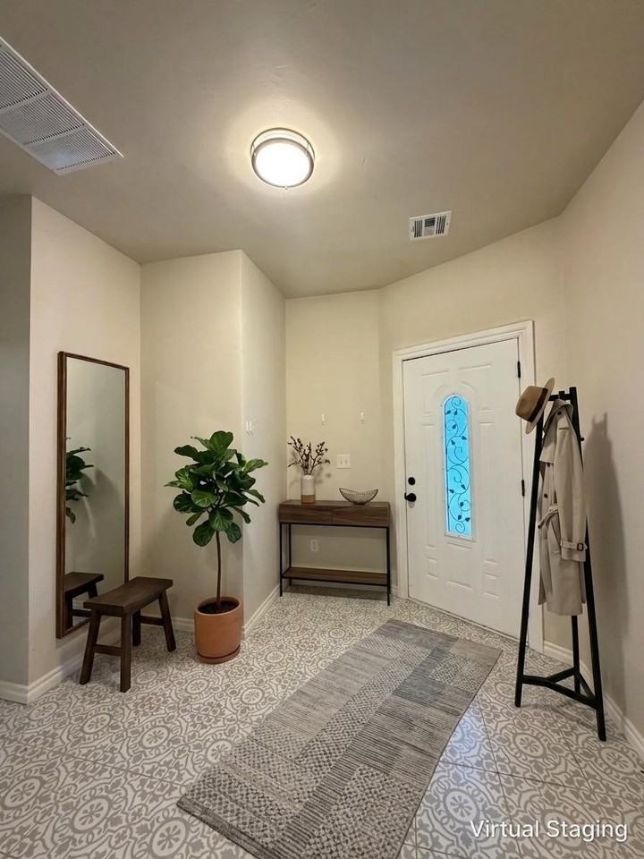 903 Nw 102nd St - Photo 5 of 14