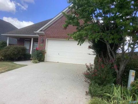134 Canterbury Dr - Photo 2 of 2