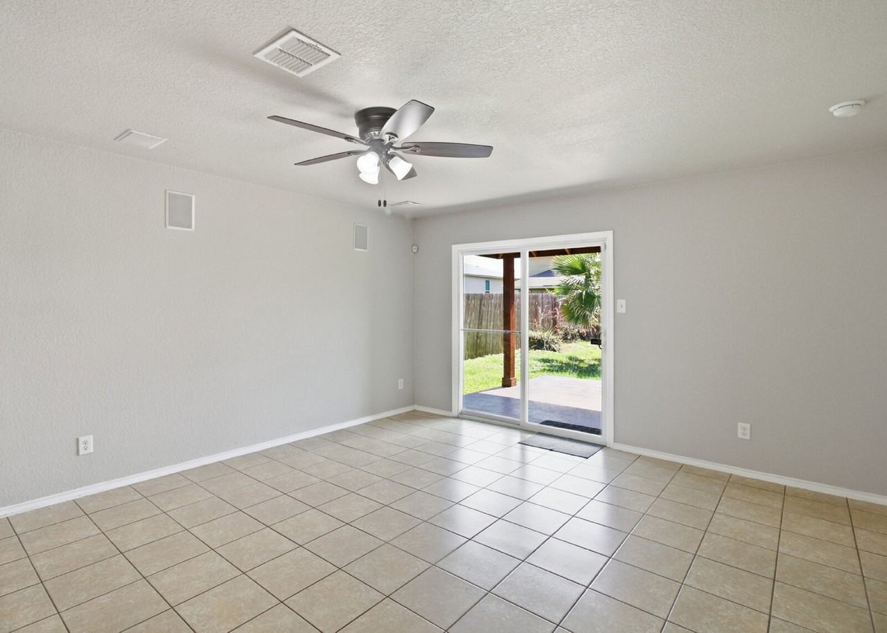 2334 Camberly Vw - Photo 4 of 28