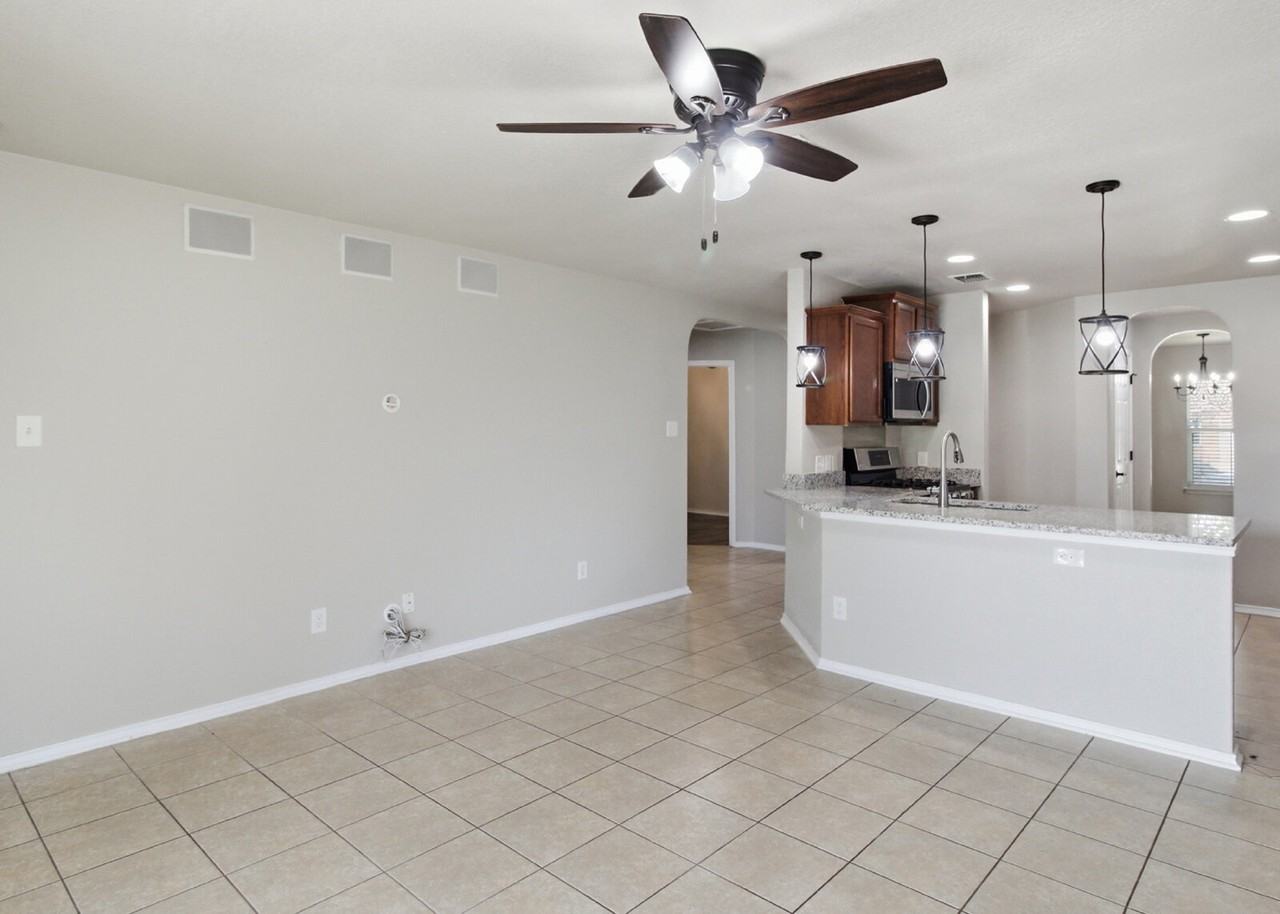 2334 Camberly Vw - Photo 5 of 28