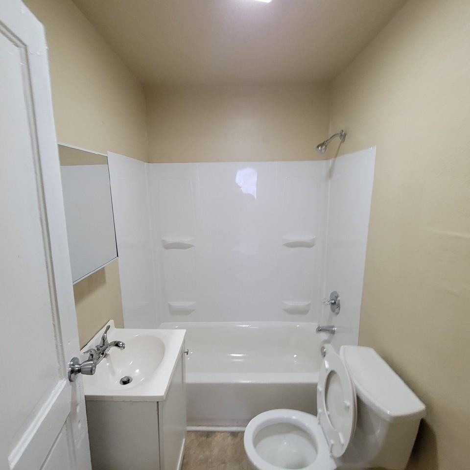 447 N Dearborn St - Photo 5 of 6