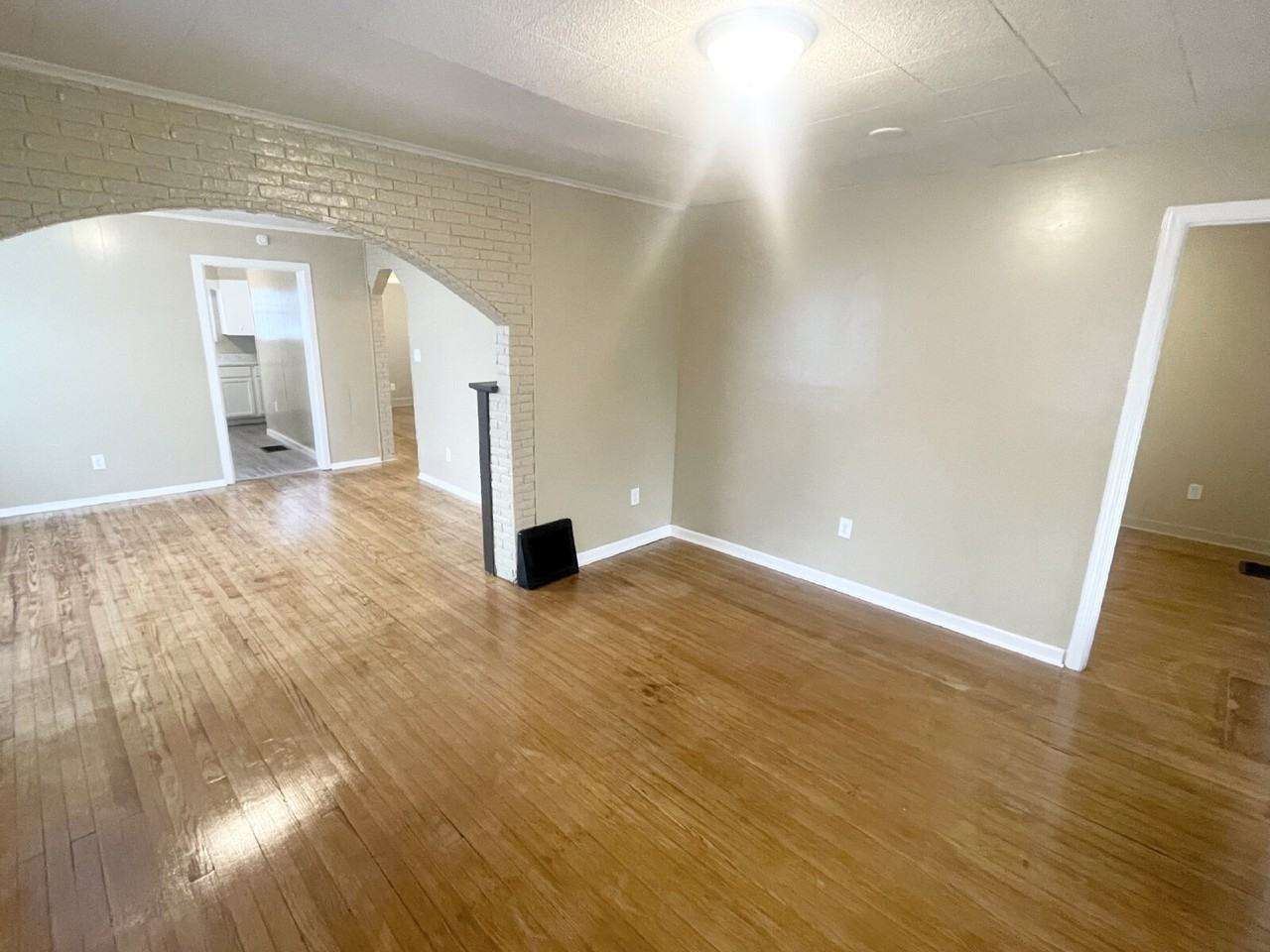 525 E Mills Ave - Photo 2 of 7