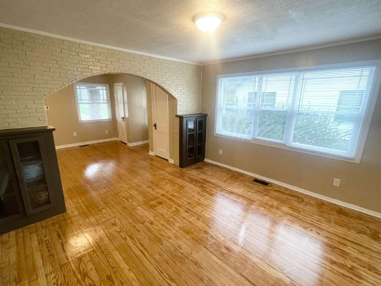 525 E Mills Ave - Photo 3 of 7