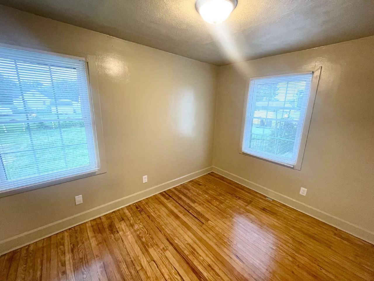 525 E Mills Ave - Photo 6 of 7