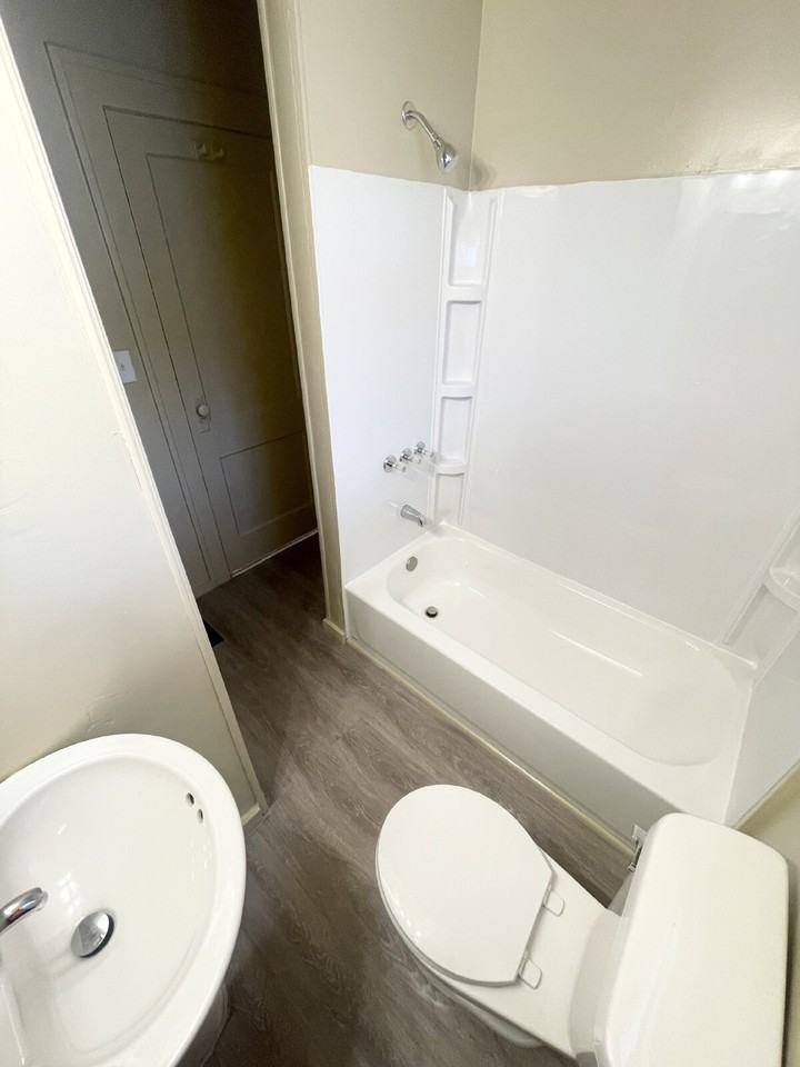 525 E Mills Ave - Photo 7 of 7