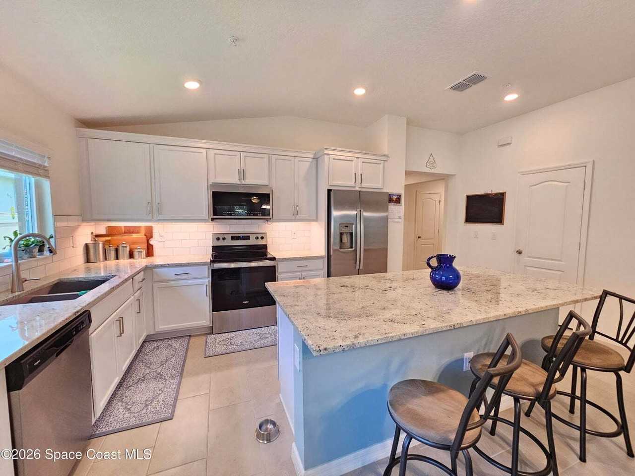 7726 Turchetta Ct - Photo 3 of 18