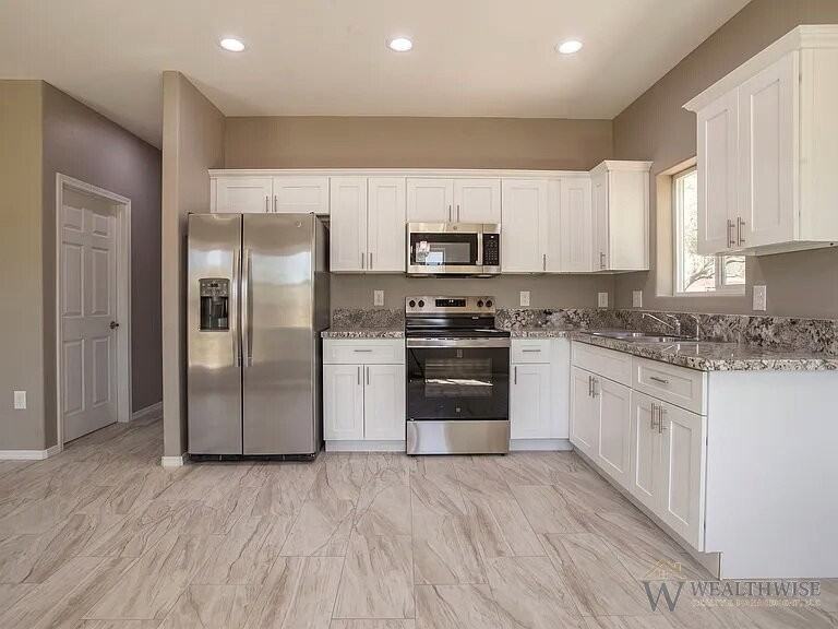 1349 W Hualpai Rd Unit 2 - Photo 2 of 25