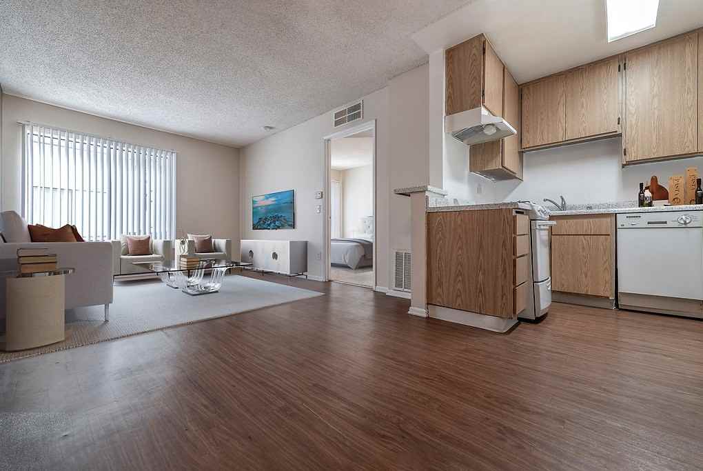 Windsor Court - Photo 7 of 21