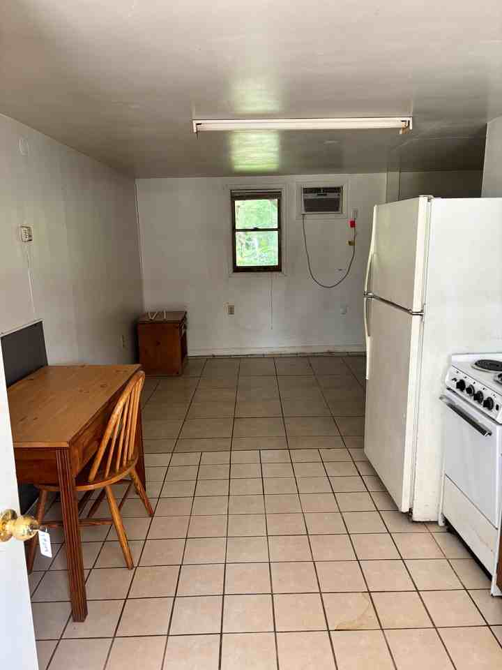 920 Greenville Hwy #19 - Photo 2 of 2