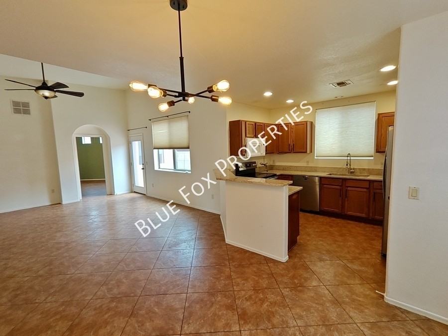 1292 S Paseo Luna Blanca - Photo 7 of 25