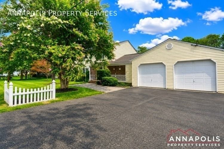 7809 Locust Wood Rd - Photo 2 of 45