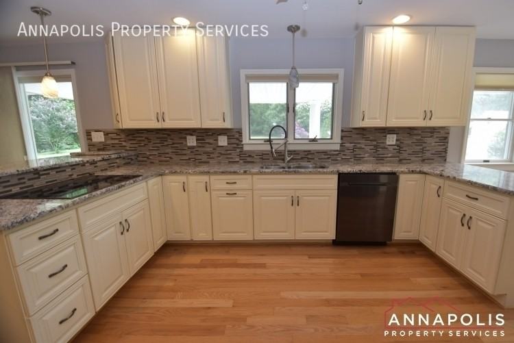 7809 Locust Wood Rd - Photo 6 of 45