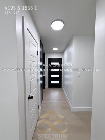 4195 S 1865 E - Photo 3 of 37