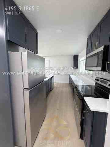 4195 S 1865 E - Photo 6 of 37