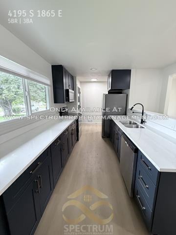 4195 S 1865 E - Photo 7 of 37