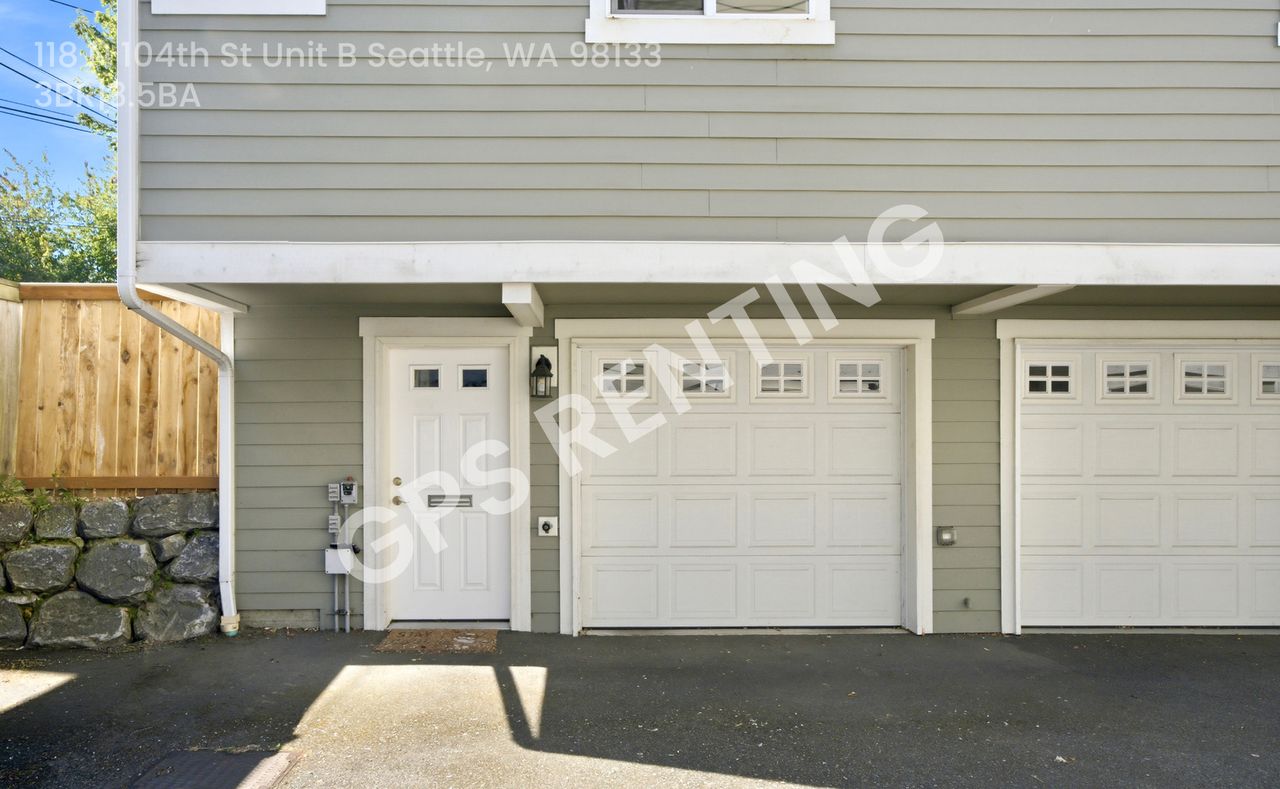 118 N 104th St #B - Photo 2 of 19