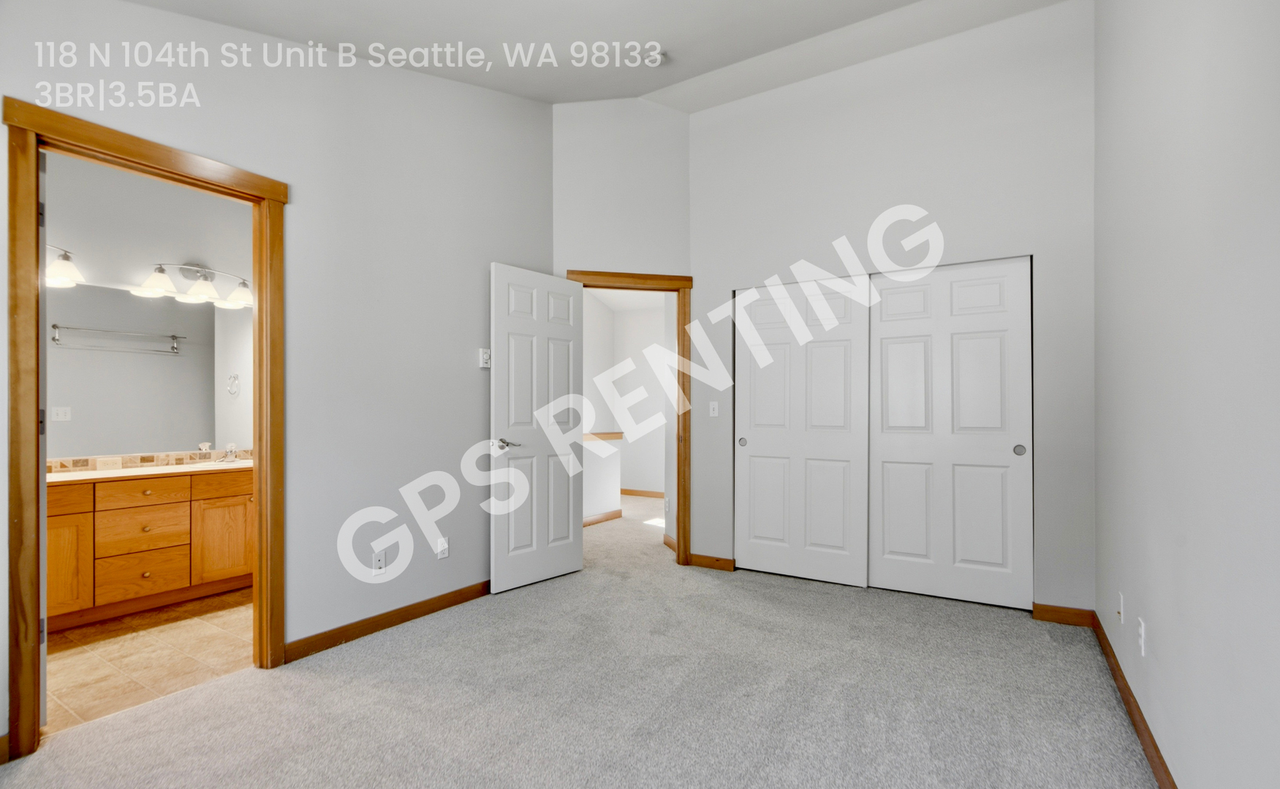 118 N 104th St #B - Photo 5 of 19
