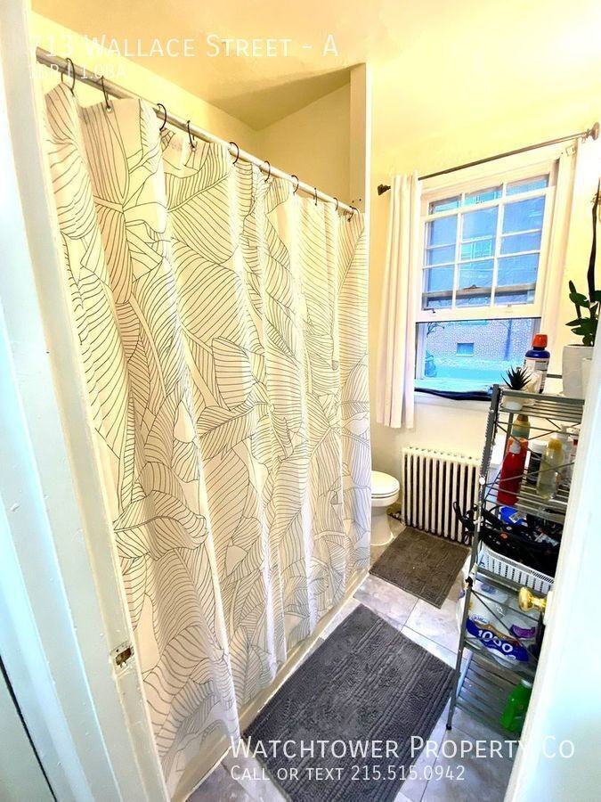 713 Wallace St #A - Photo 3 of 12