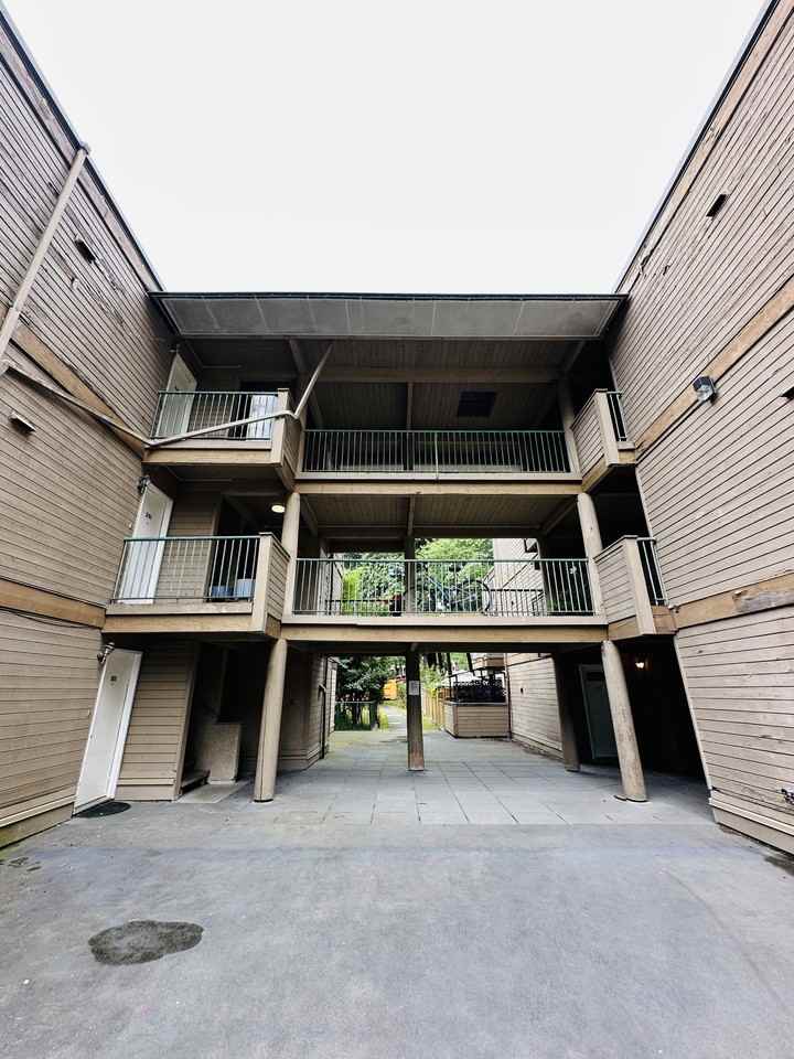 9131 Capella Dr #303 - Photo 4 of 46