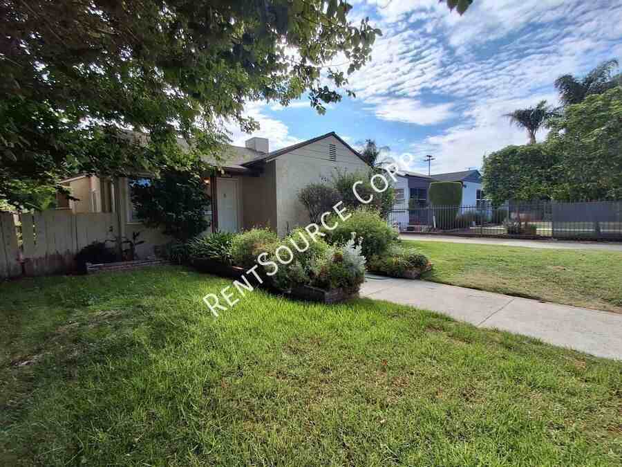24654 Walnut St - Photo 2 of 27