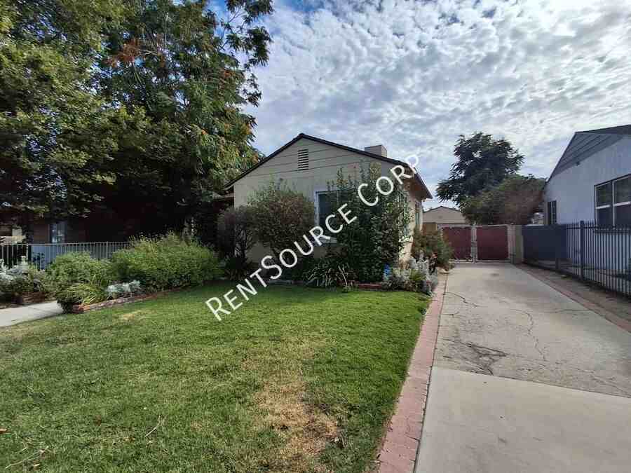 24654 Walnut St - Photo 3 of 27