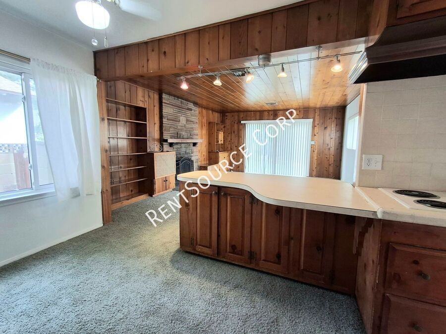 24654 Walnut St - Photo 7 of 27