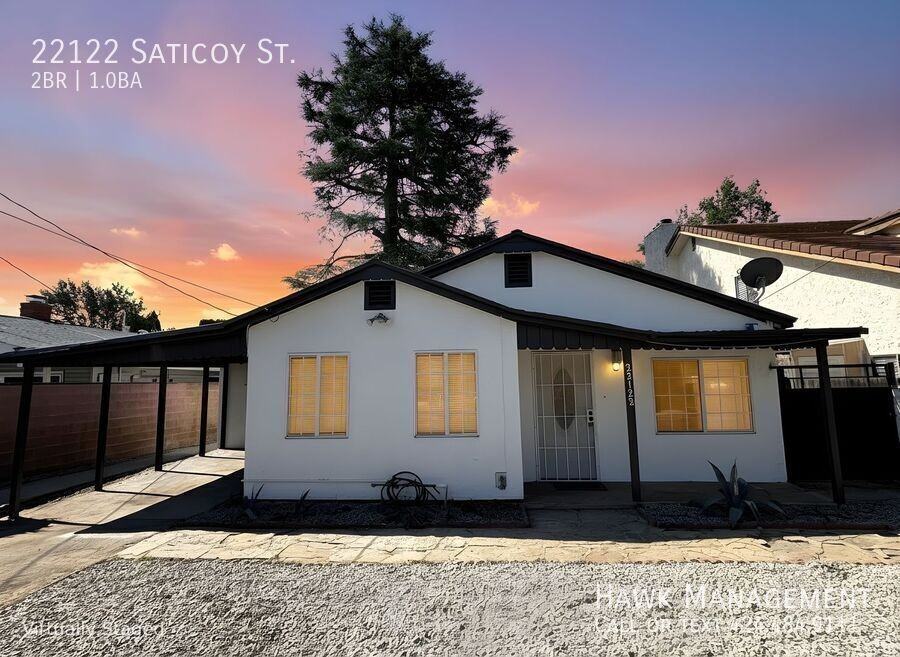 22122 Saticoy St - Photo 6 of 23