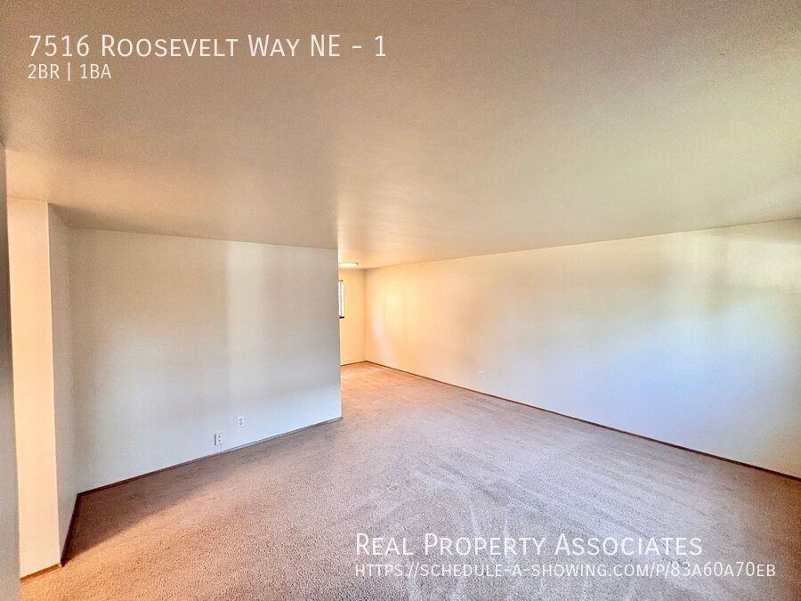 7516 Roosevelt Way Ne #1 - Photo 2 of 17