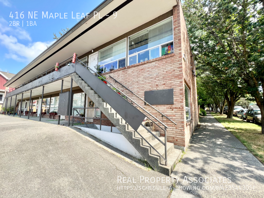 416 Ne Maple Leaf Pl #9