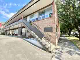 416 Ne Maple Leaf Pl #9 - Photo 1 of 1
