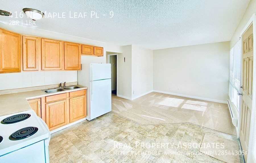 416 Ne Maple Leaf Pl #9 - Photo 3 of 13