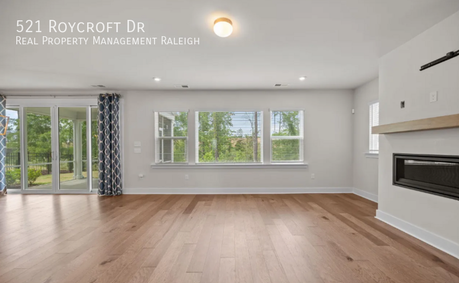 521 Roycroft Dr - Photo 3 of 15