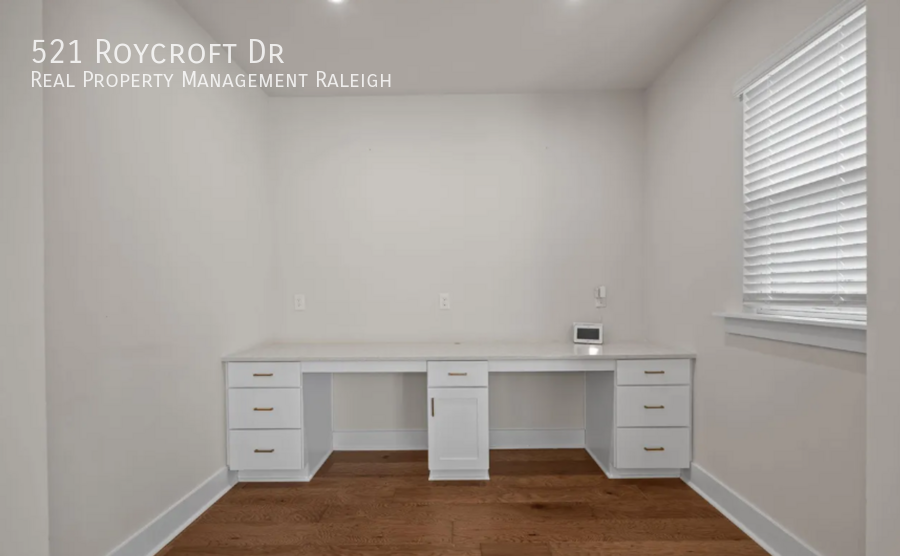 521 Roycroft Dr - Photo 7 of 15