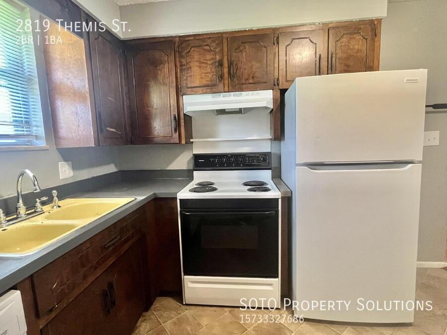 2819 Themis St - Photo 5 of 10
