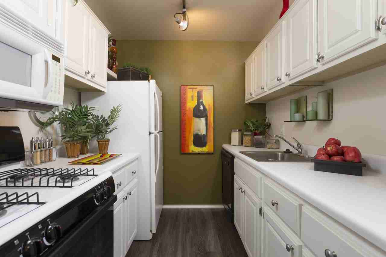 Parkview Ridge Apartments and Townhomes - Photo 2 of 16