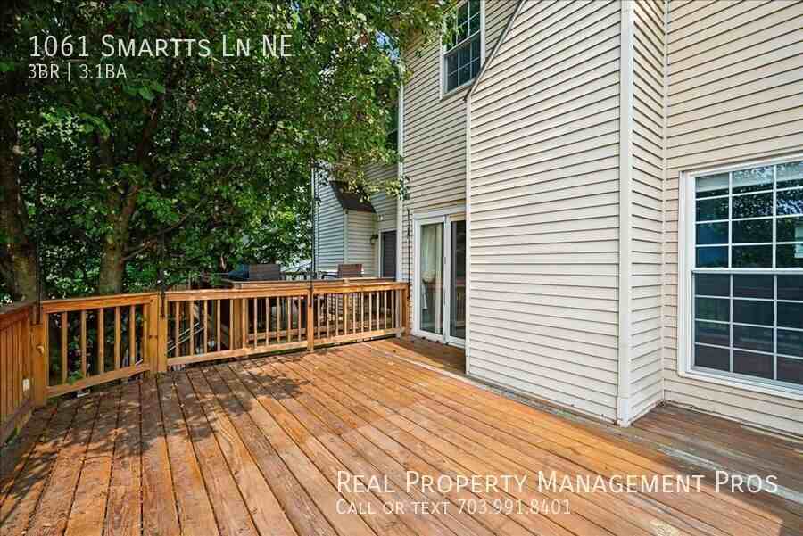1061 Smartts Ln Ne - Photo 5 of 47