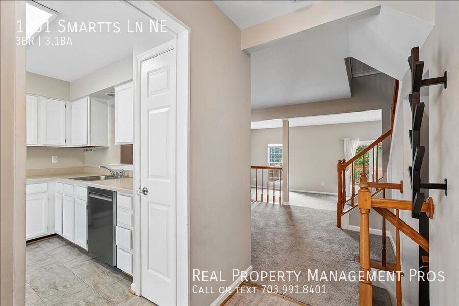 1061 Smartts Ln Ne - Photo 7 of 47