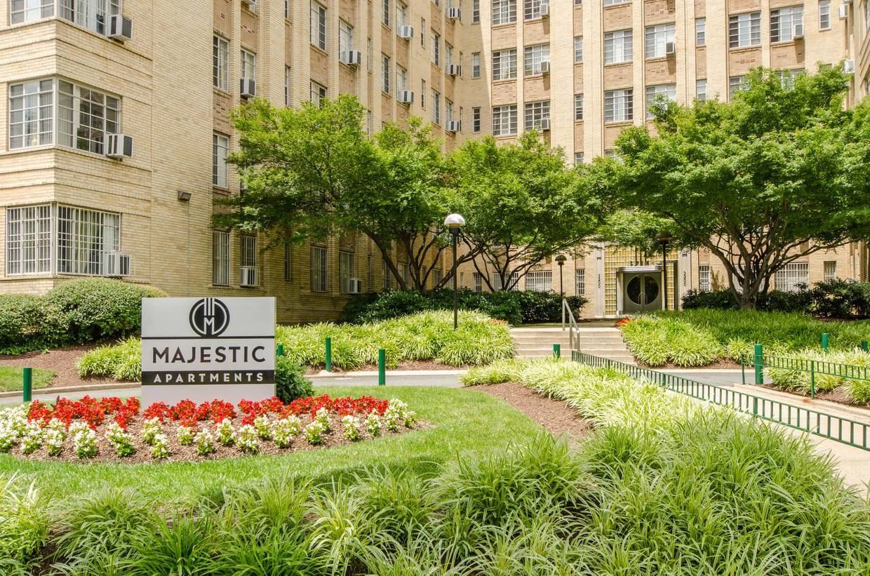 Majestic Apartments - Photo 3 of 31