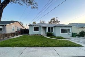 featured image of 555 W Whittier Ave