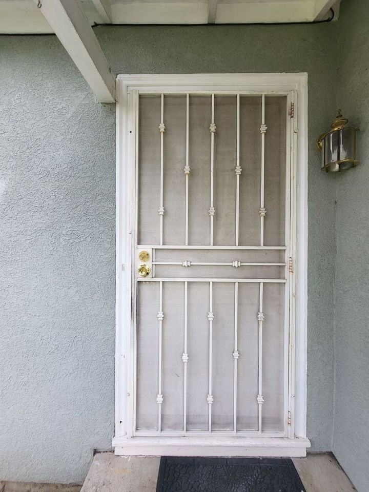 555 W Whittier Ave - Photo 5 of 40
