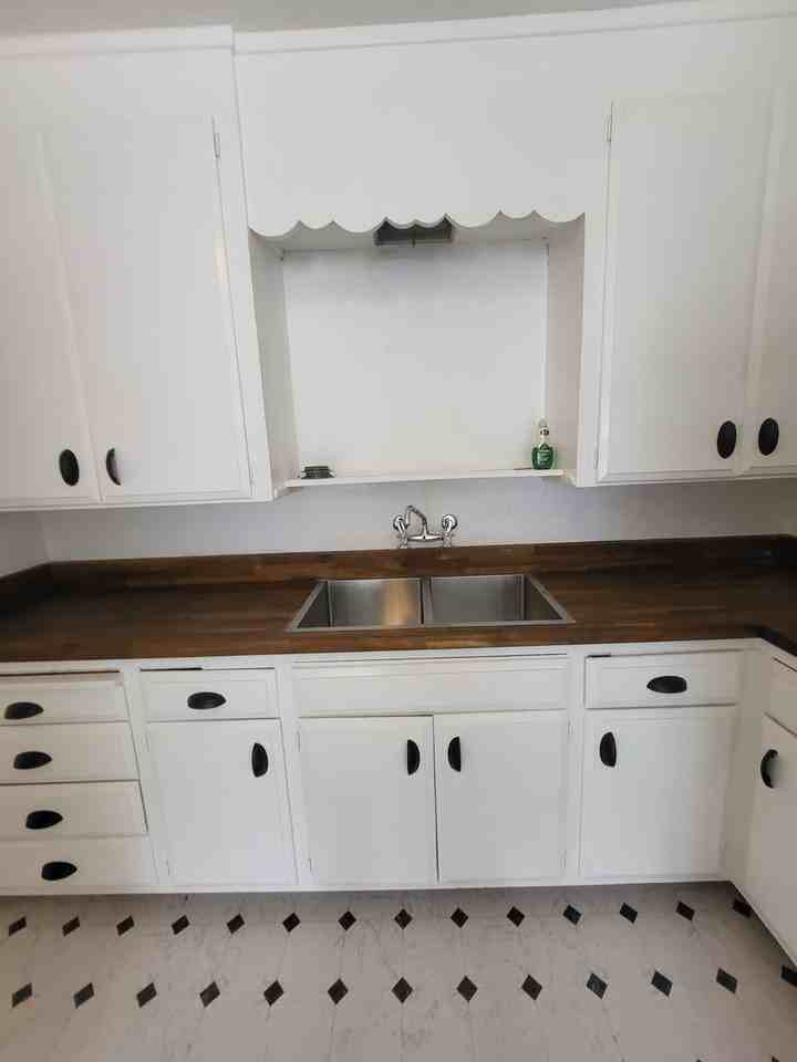 555 W Whittier Ave - Photo 7 of 40