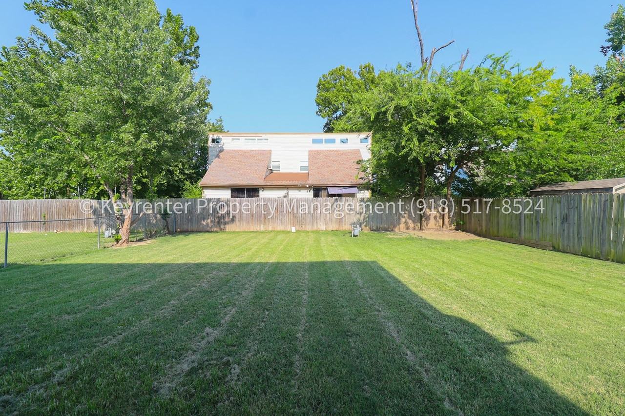 9134 E 24th St - Photo 7 of 31