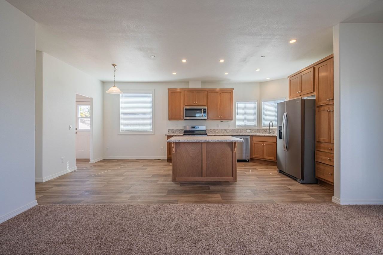 1132 Old Mountain View Rd - Photo 4 of 32