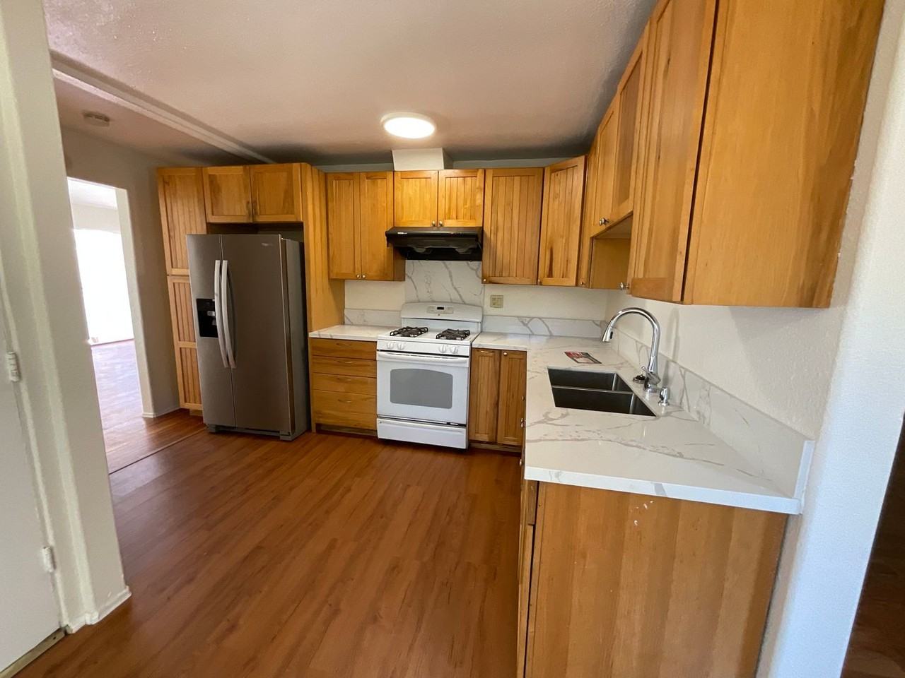 6653 Julie St - Photo 3 of 27