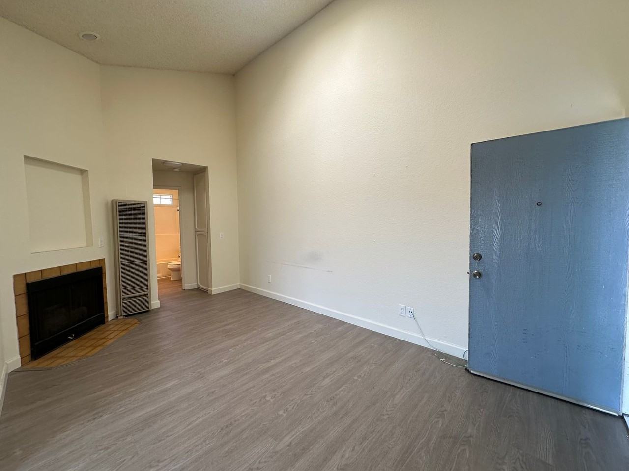 3076 Lincoln Ave #5 - Photo 5 of 17